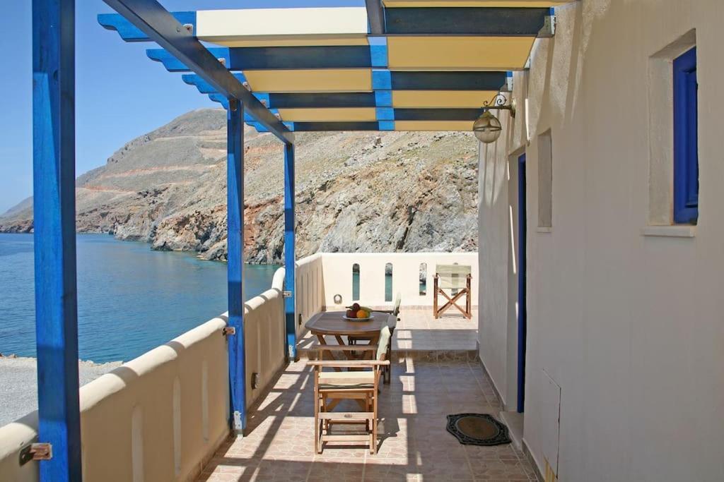 On The Beach Apartments Khóra Sfakíon Eksteriør bilde